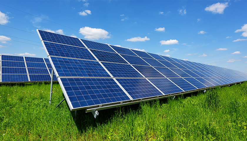 光伏玻璃雙寡頭格局如何？光伏玻璃發(fā)展趨勢(shì)